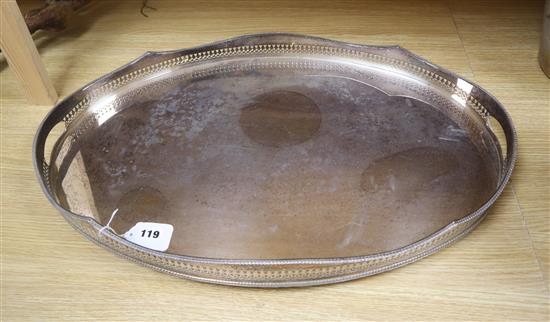 A plated oval galleried tray